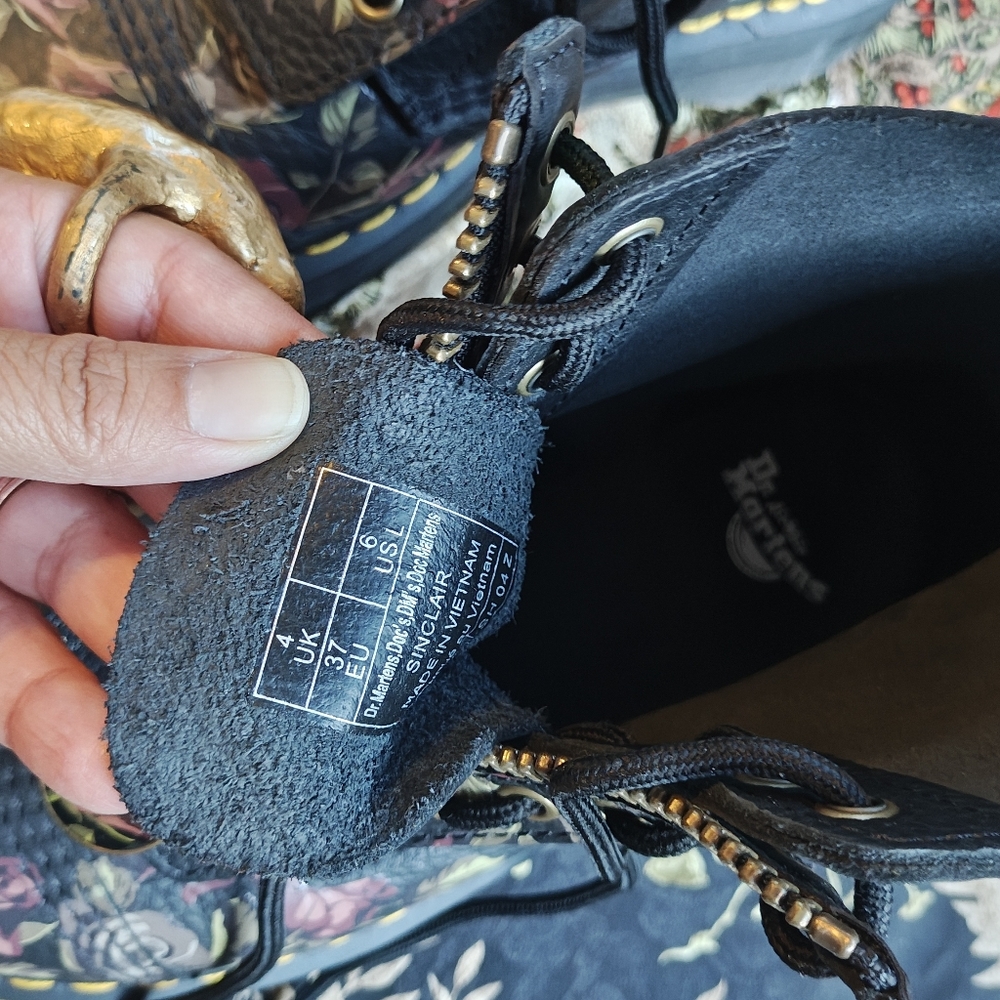 Dr. Martens Sinclair Decayed Flowers Platform Boo… - image 2